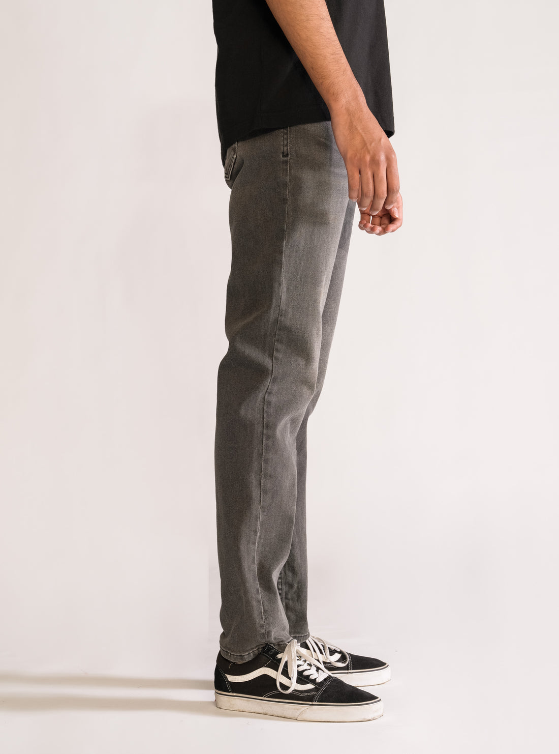 Showing Around Slim Jeans, Gris Obscuro