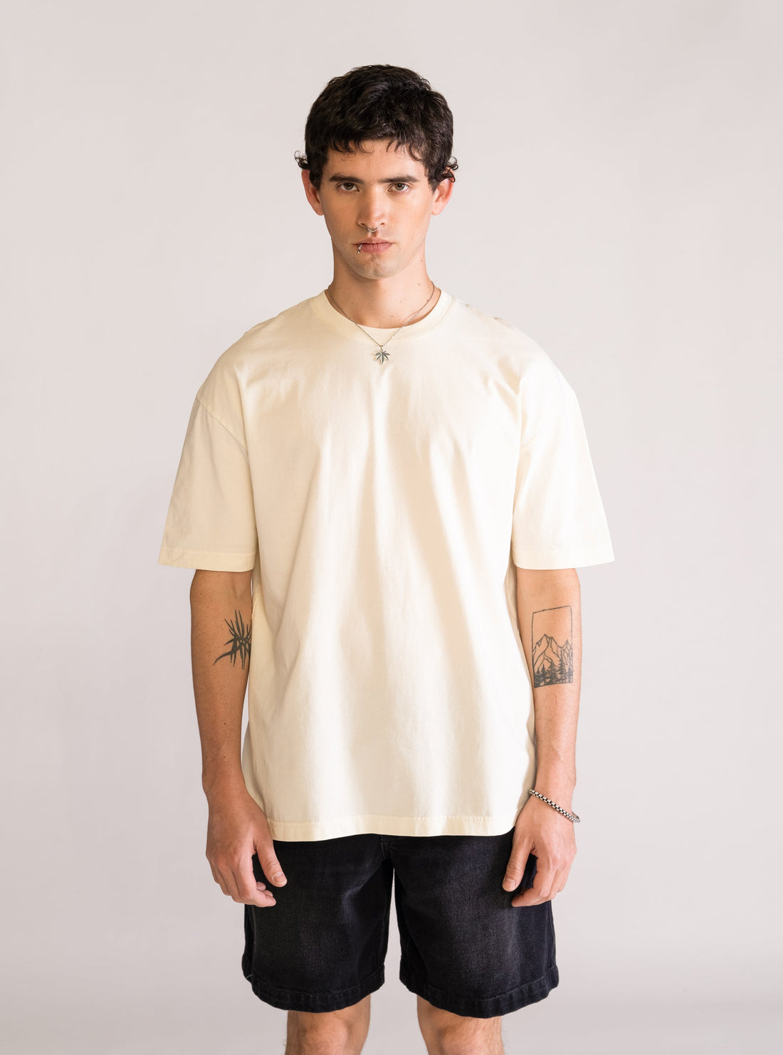 Overwhelming Cover Playera Drop, Crema