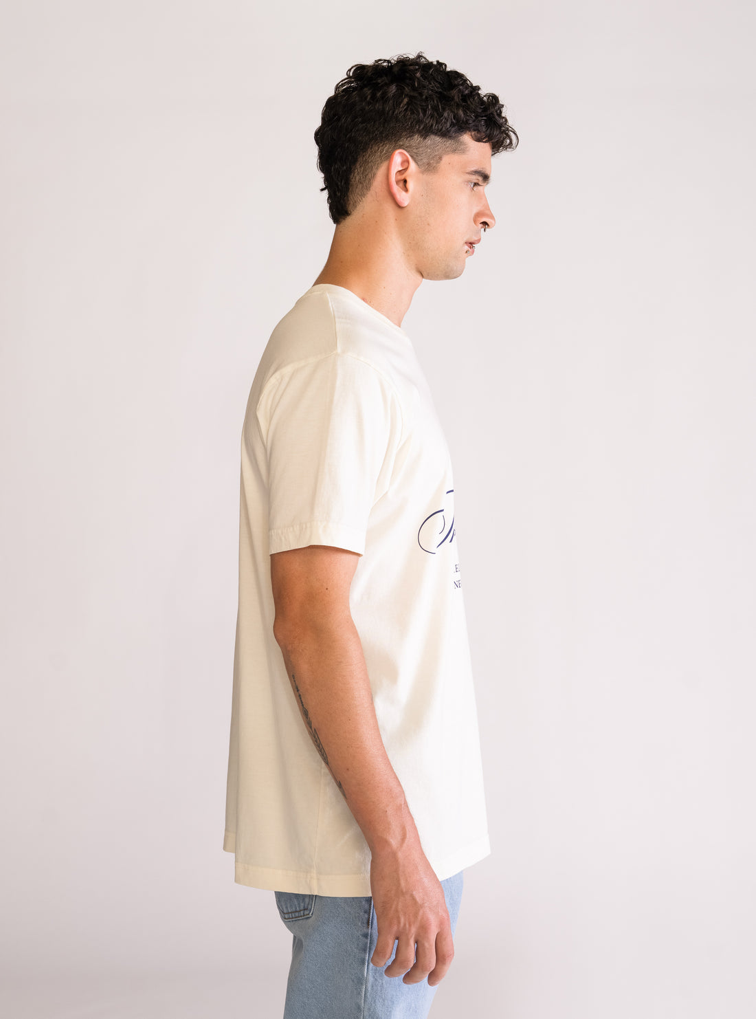 Innate Looks Playera, Crema