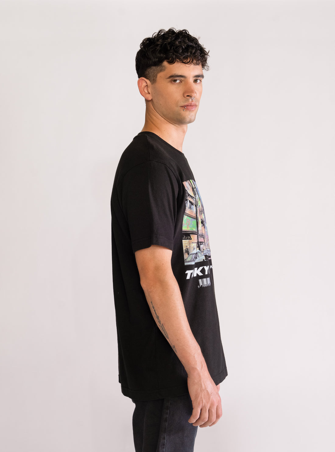 Groundbreaking Playera, Negro