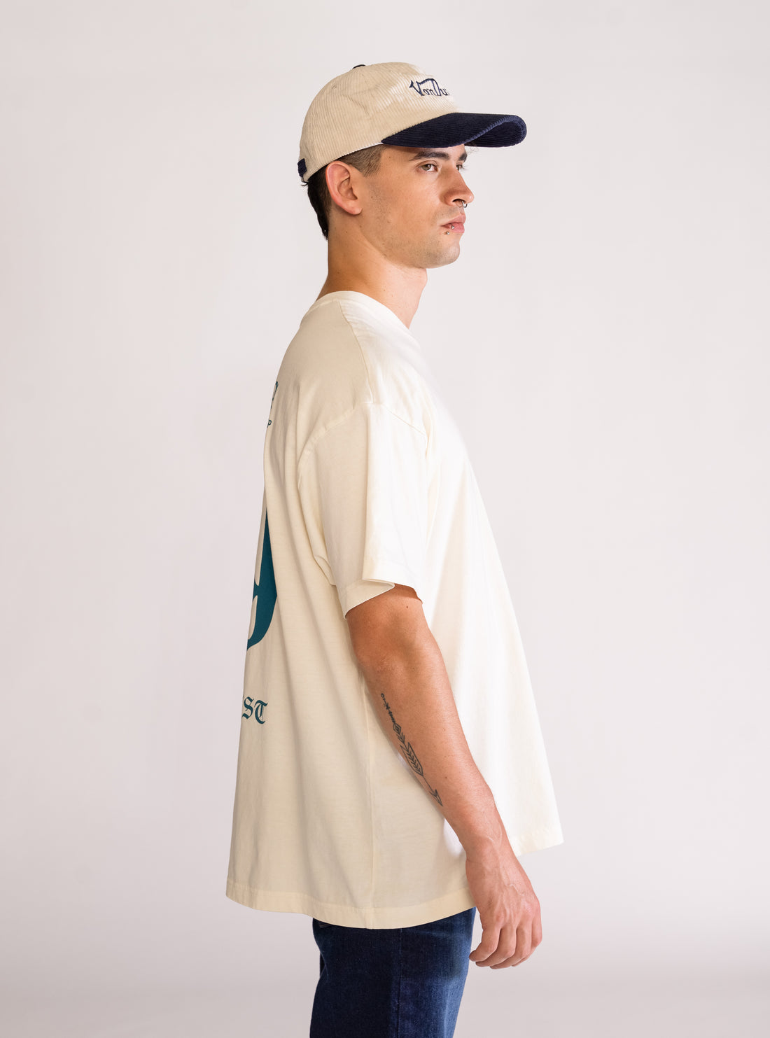 Stepped Out Playera, Crema