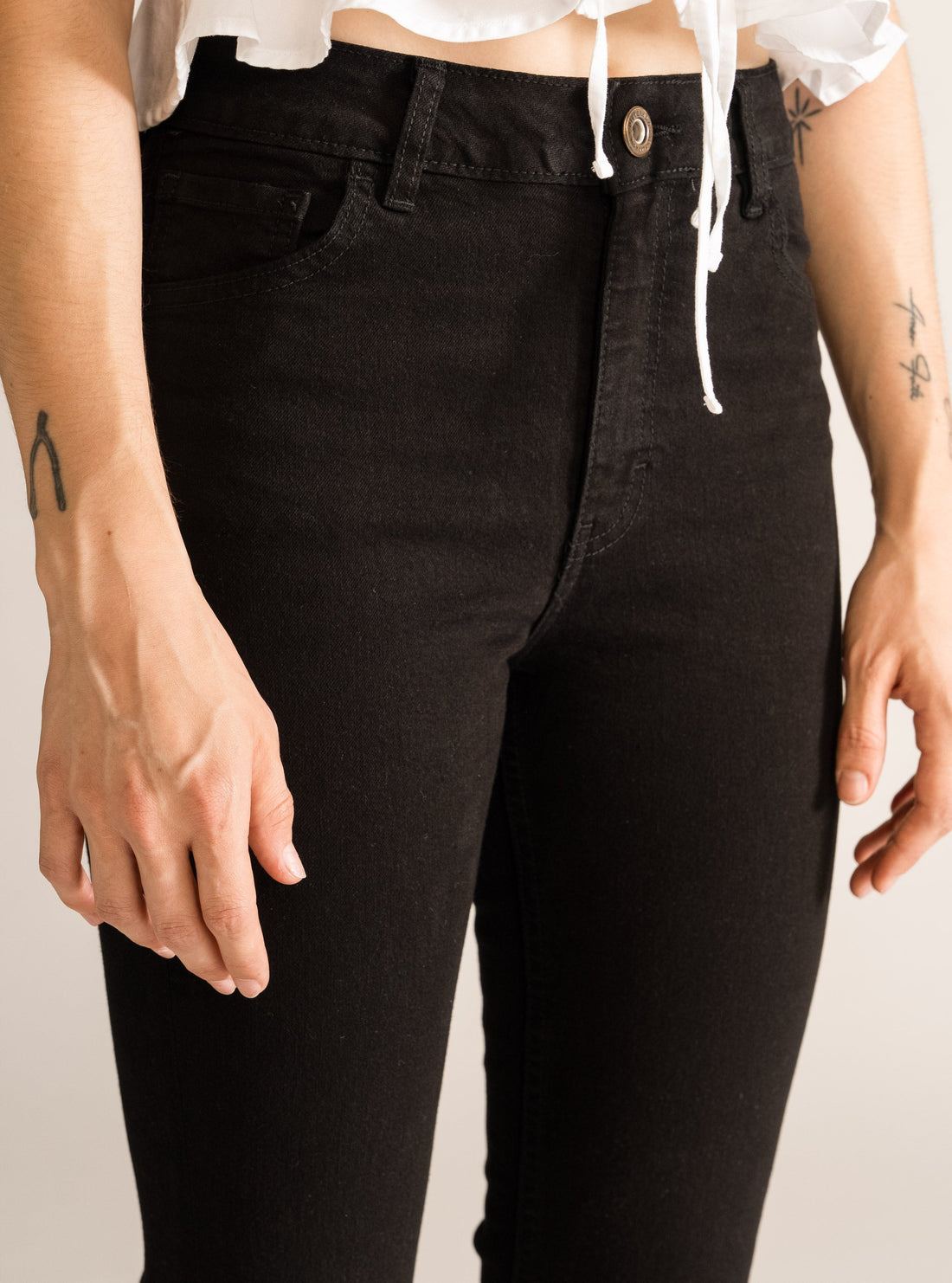 Succeeding Bell Bottom Jeans, Negro