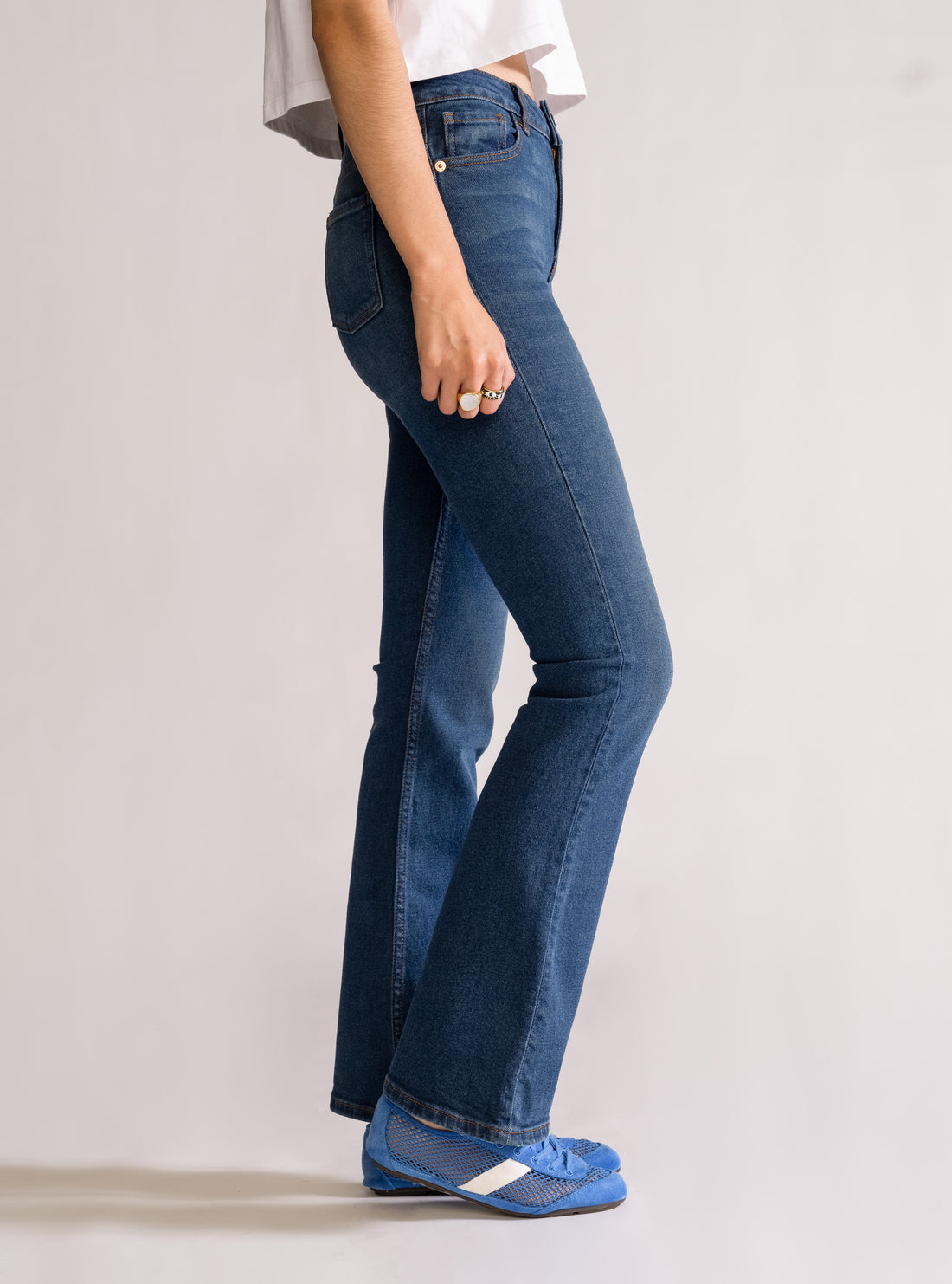 Describe This Feeling Acampanado Jeans, Azul Obscuro