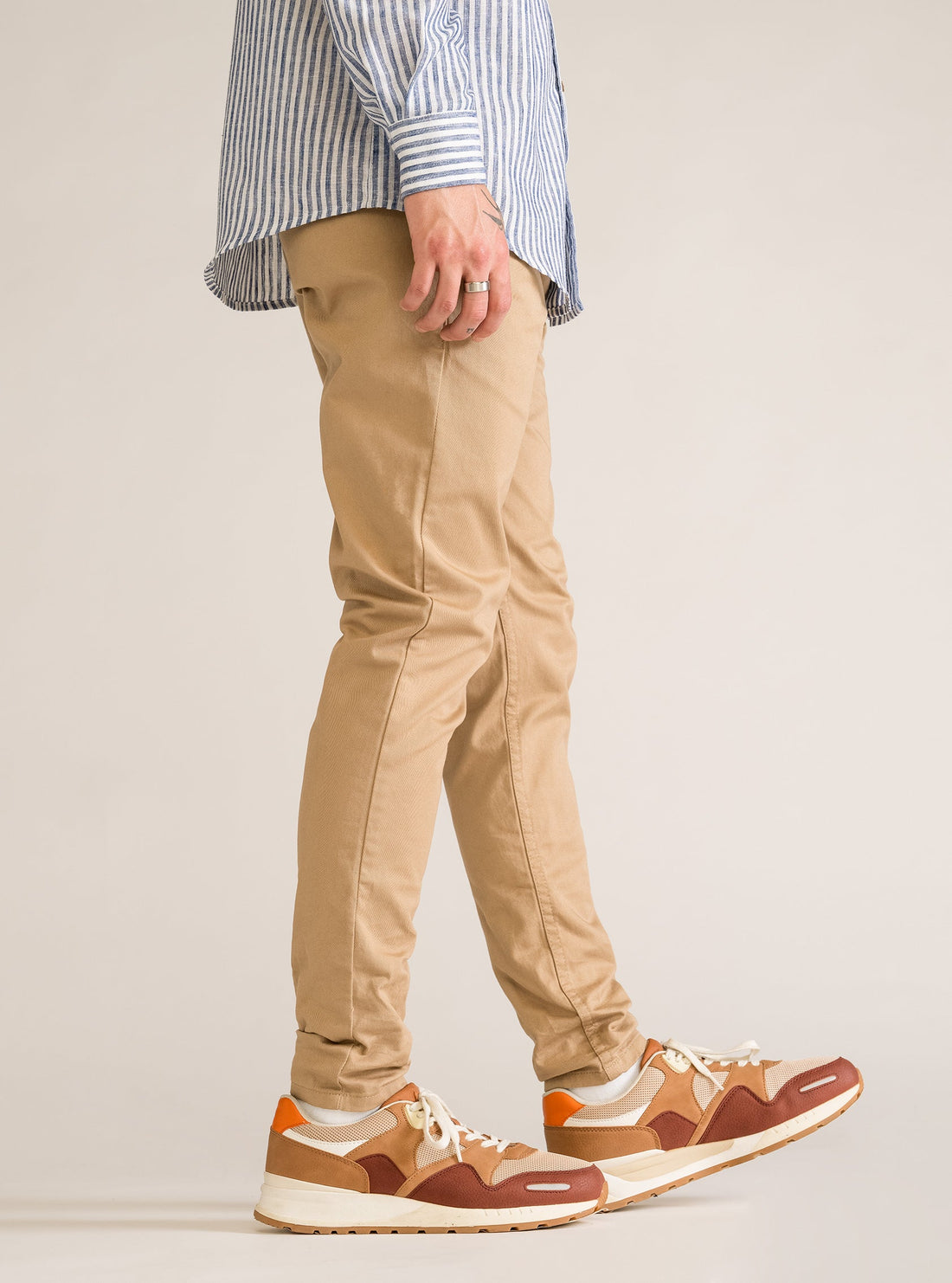 The Classic Slim Pants, Kaky